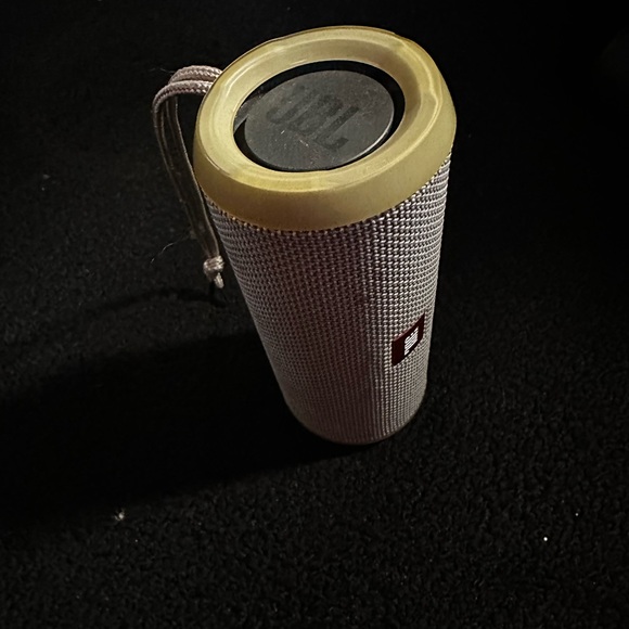 JBL Speaker - Picture 3 of 5